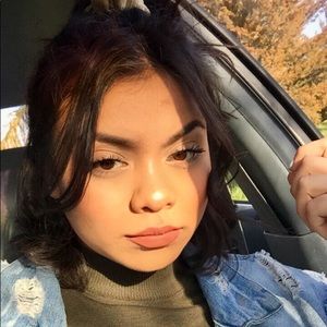 Meet your Posher, Alondra